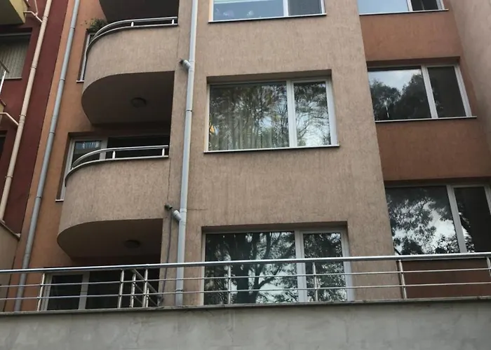 Rakovski Gn / Free Garage *